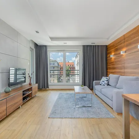 Apartment Park Mariacka Z Parkingiem By Renters