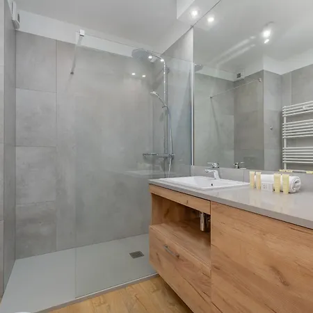 Park Mariacka Z Parkingiem By Renters Apartman *