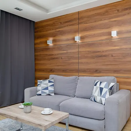 Park Mariacka Z Parkingiem By Renters Apartment