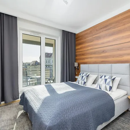 Park Mariacka Z Parkingiem By Renters Apartment