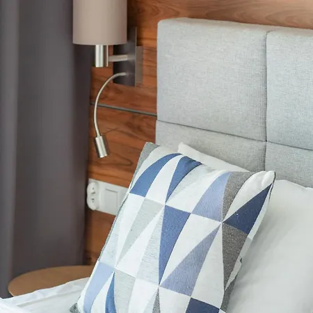 Park Mariacka Z Parkingiem By Renters