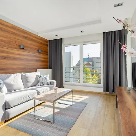Park Mariacka Z Parkingiem By Renters Apartment