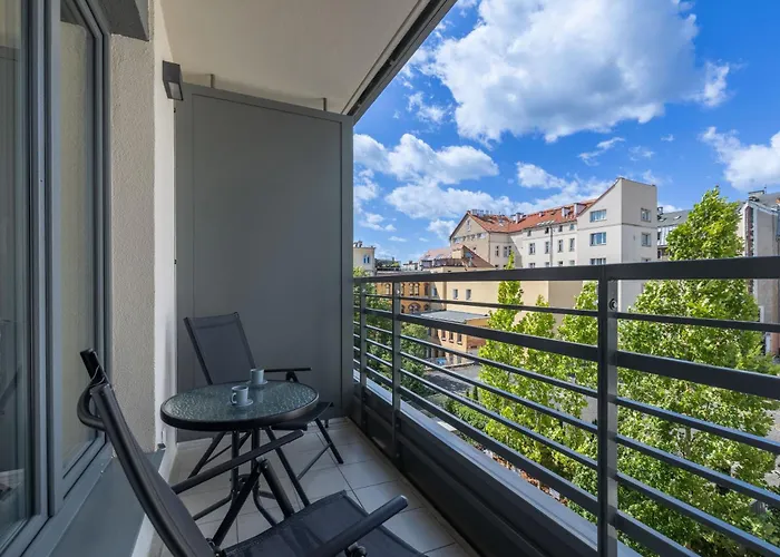 Park Mariacka Z Parkingiem By Renters