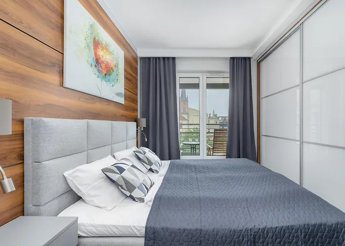 Park Mariacka Z Parkingiem By Renters *